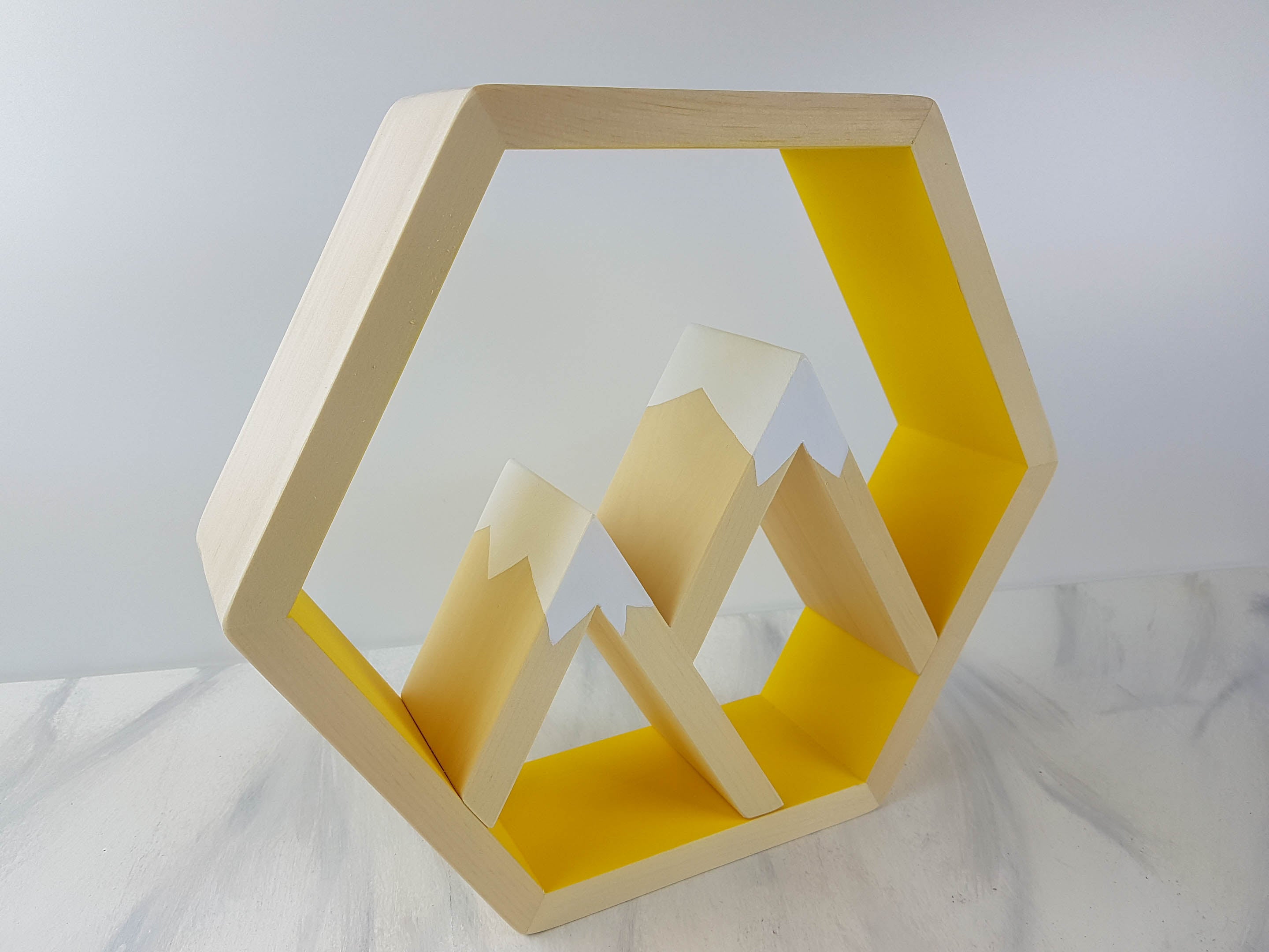 Ajoutez une mini-montagne pour les étagères hexagonales