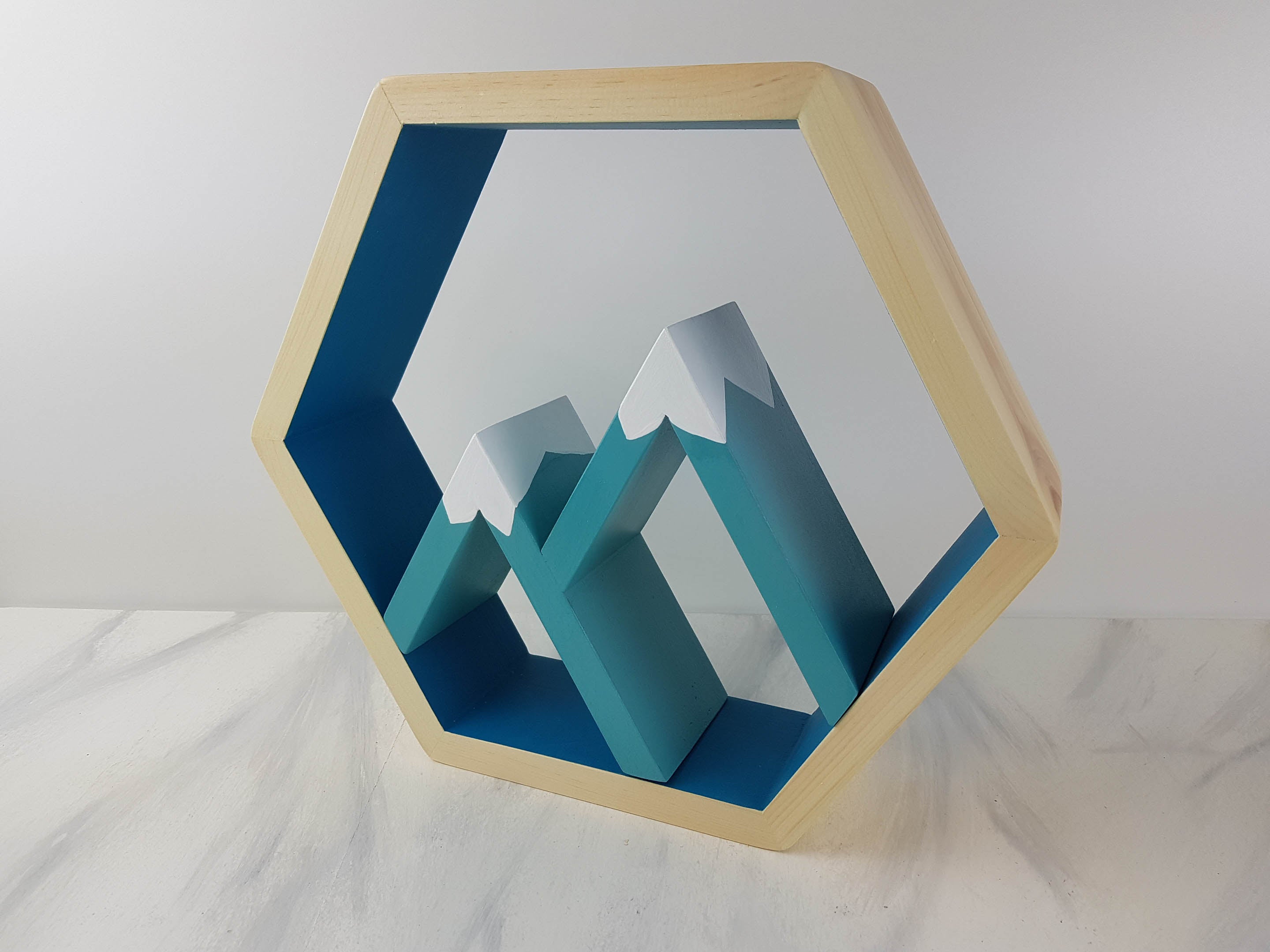 Ajoutez une mini-montagne pour les étagères hexagonales