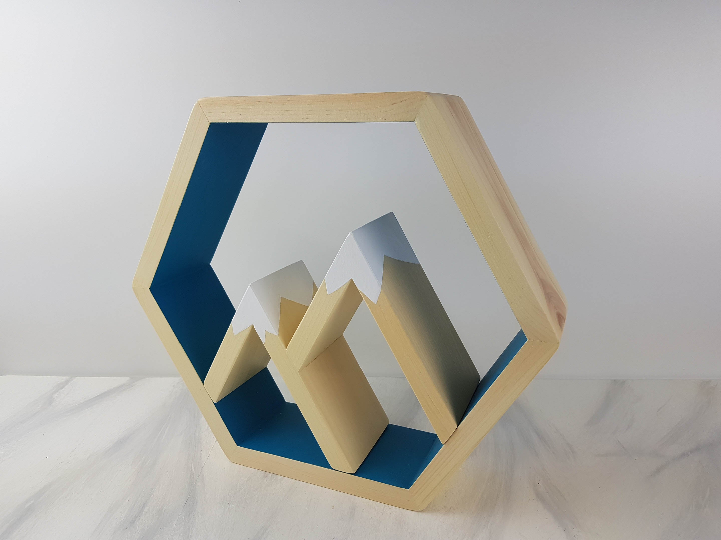 Ajoutez une mini-montagne pour les étagères hexagonales