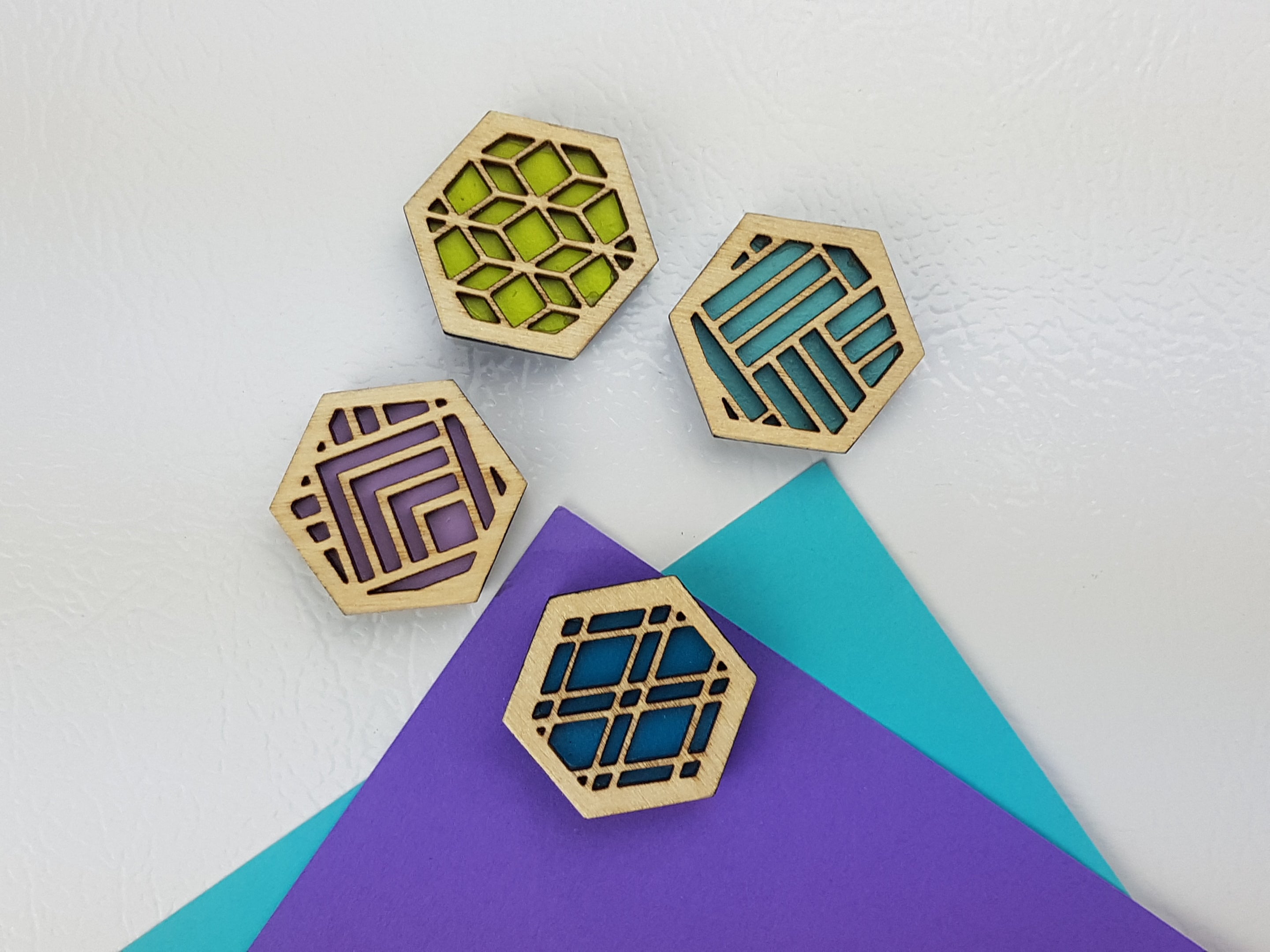 Cheerful Magnets – Natural Stain