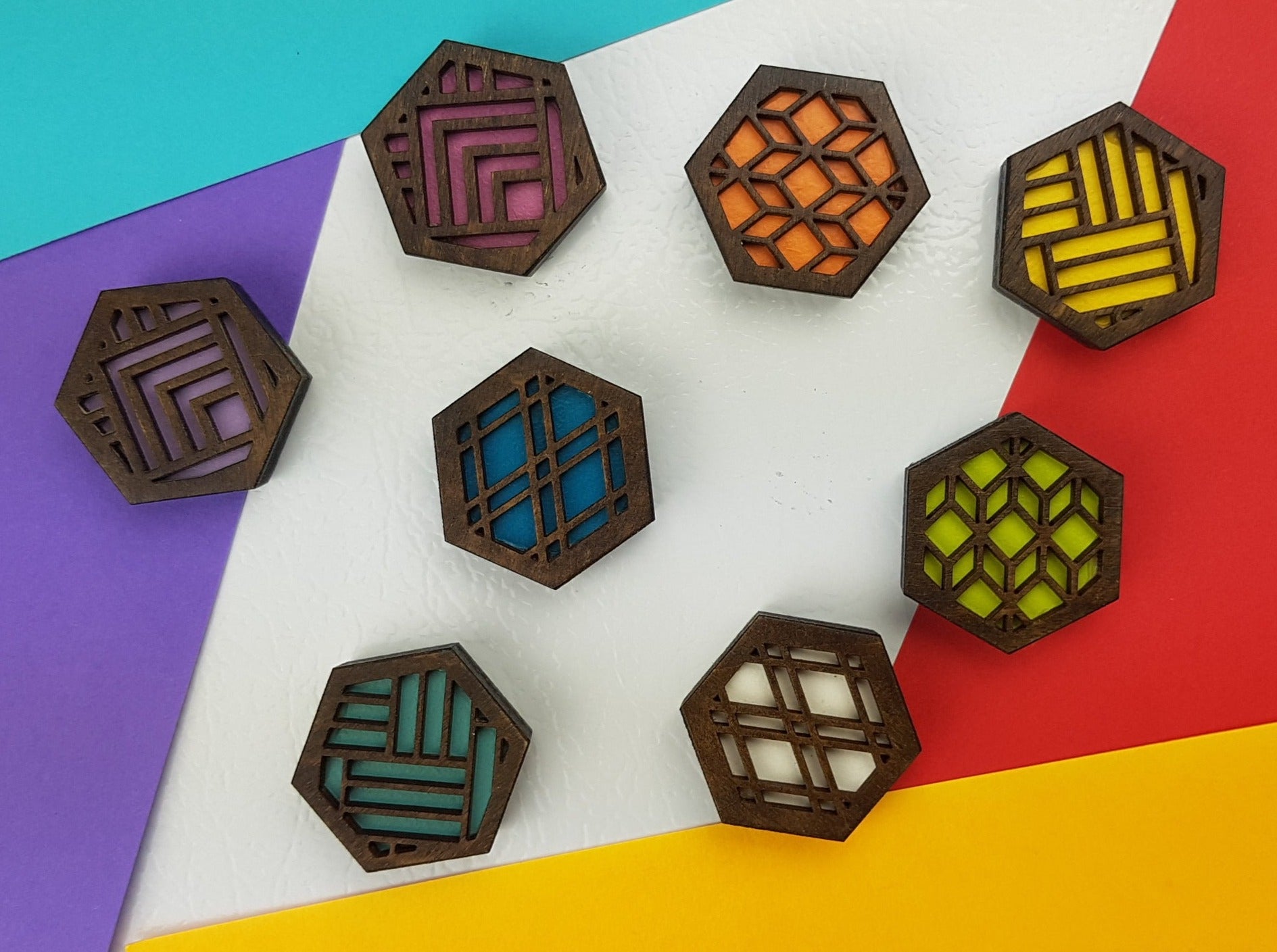 Aimants gais – Teinture de noix