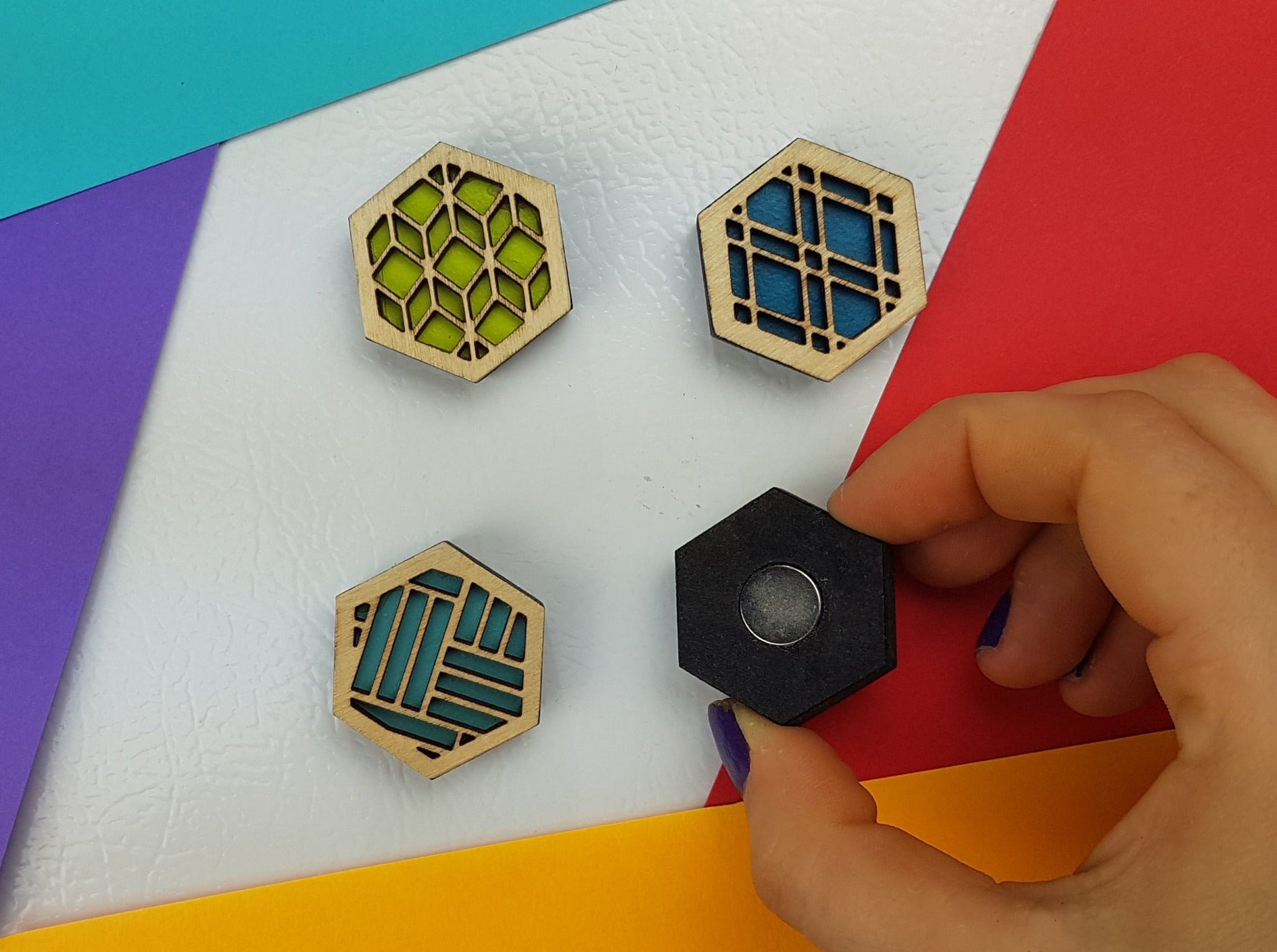 Cheerful Magnets – Natural Stain